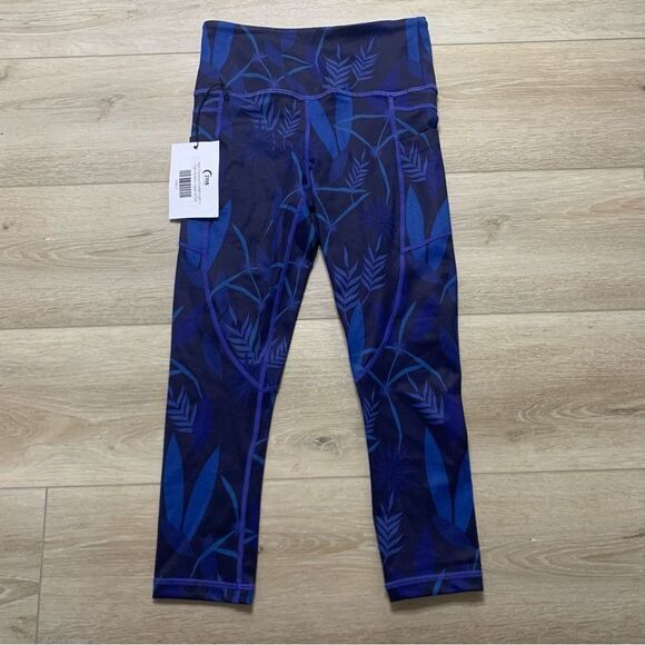 ZYIA Azul Blue Tropical Paradise‎ Pocket Light and Tight Hi Rise Capri Leggings - Picture 3 of 10